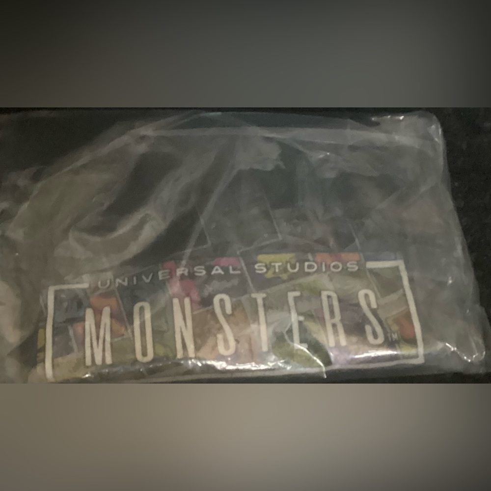Universal Studios Orlando Monsters graphic Tshirt Size Large Shirt Only . - Picture 6 of 11